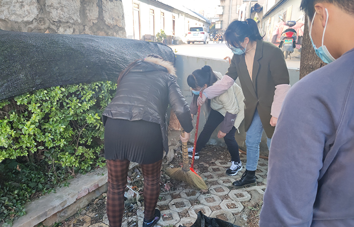 1609233918598573.jpg 四支部打掃衛生活動(dòng)小.jpg