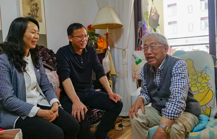 1651229631270350.jpg (小圖)入戶(hù)慰問(wèn)照片.jpg