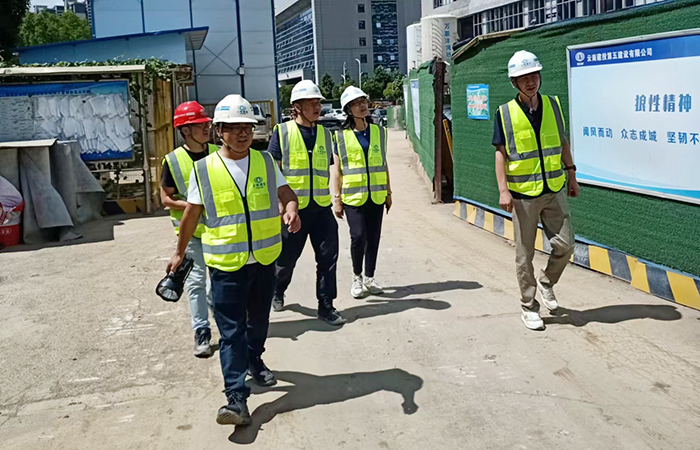 小 冷蕊到昌達公司五華醫院開(kāi)展安全生產(chǎn)大檢查.jpg